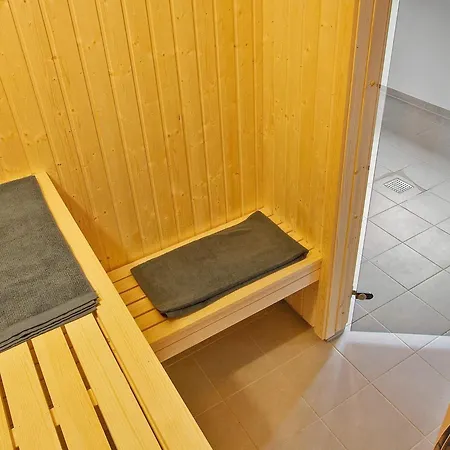 24 Person In Hasselberg 度假居